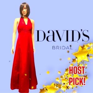 💃HOST PICK! 💃David’s Bridal Bridesmaid or Prom dress in crimson red. Size 4 💃